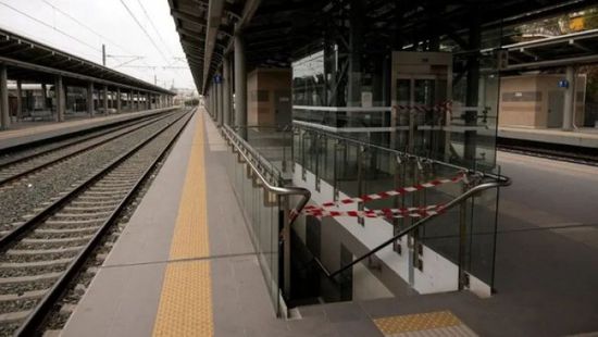 إضراب عمالي في اليونان يوقف حركة القطارات والملاحة