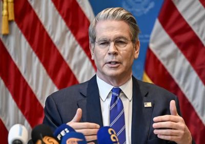 وزير الخزانة الأمريكي يتوقع تقلص عجز الموازنة لـ5.9%