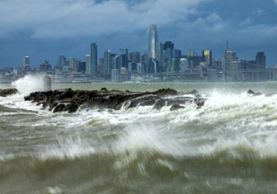 عاصفة نادرة تضرب جنوب كاليفورنيا