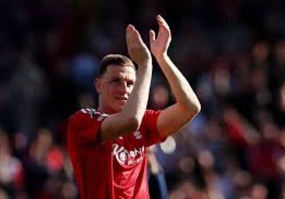 وود قائد نيوزيلندا يعود لفورست المتعثر بإصابة في الركبة