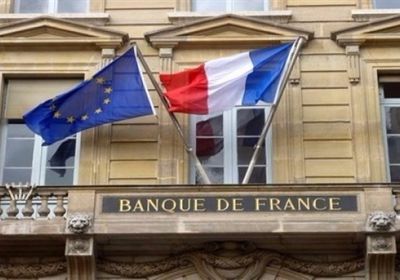 المركزي الفرنسي يدعو الحكومة لخفض عجز الموازنة إلى 4.8%