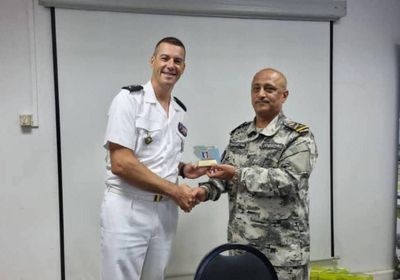 رئيس خفر السواحل يبحث سبل التعاون مع قائد القوات الفرنسية بجيبوتي