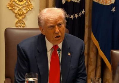 ترامب يطالب حماس بنزع سلاحها