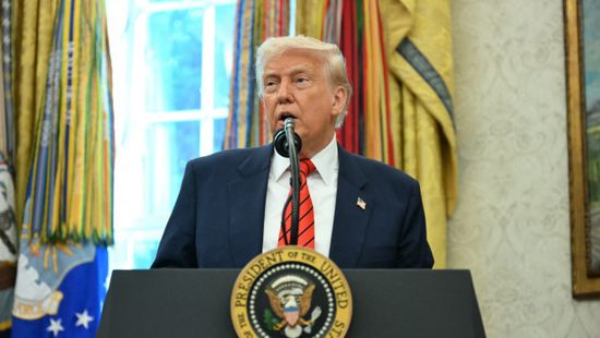 ترامب: التعريفات الجمركية أوقفت الحرب بين باكستان والهند