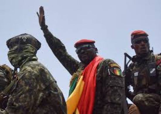 مشيعون يقتحمون مطارًا كينيًا لاستقبال جثمان أودينجا