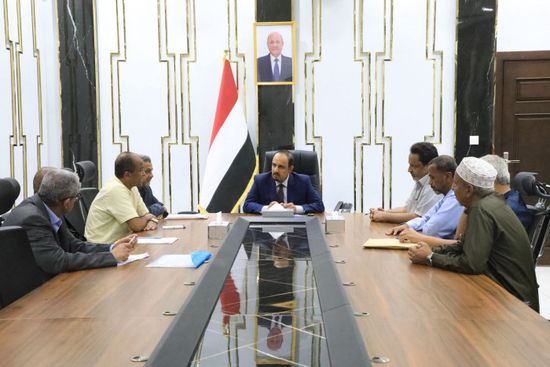 محافظ حضرموت يبحث آليات ضبط الأسعار في الأسواق