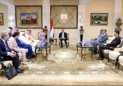 رئيس الوزراء يتعهد بمواصلة الإصلاحات الاقتصادية والإدارية