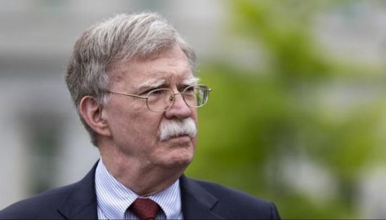 تمهيداً لمحاكمته.. مستشار الأمن القومى السابق يسلم نفسه للسطات الأمريكية