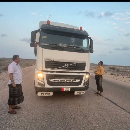 بعد وساطة.. تحرك ناقلات وقود من منطقة أحور إلى عدن