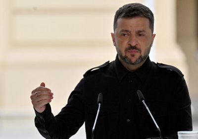 زيلينسكي: منفتح على صيغ ثنائية أو ثلاثية للمحادثات