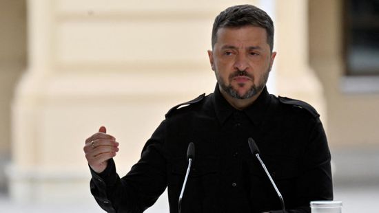 زيلينسكي: منفتح على صيغ ثنائية أو ثلاثية للمحادثات