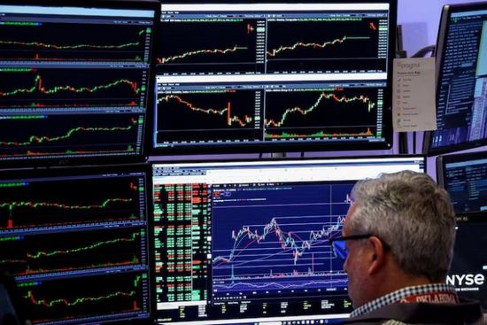    ارتفاع مؤشرات الأسهم الأمريكية بنهاية تعاملات الأسبوع