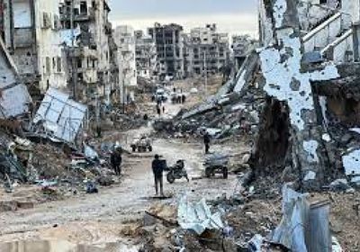 جيش الاحتلال يستهدف مركبة تقل نازحين بحي الزيتون