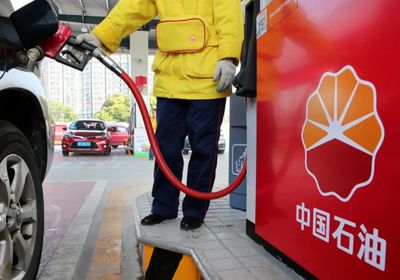الصين تقرر خفض أسعار البنزين والديزل تأثراً بالنفط