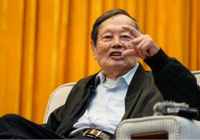 وفاة الصيني تشن نينغ يانغ الحائز على جائزة نوبل عن 103 أعوام