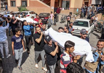 الدفاع المدني في قطاع غزة يعلن مقتل تسعة فلسطينيين بضربة إسرائيلية على حافلة