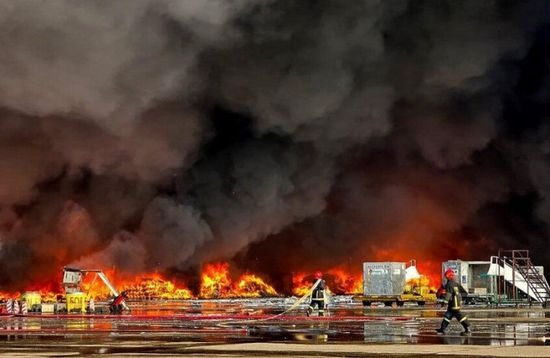 بنغلاديش.. اندلاع حريق هائل في مطار دكا الدولي