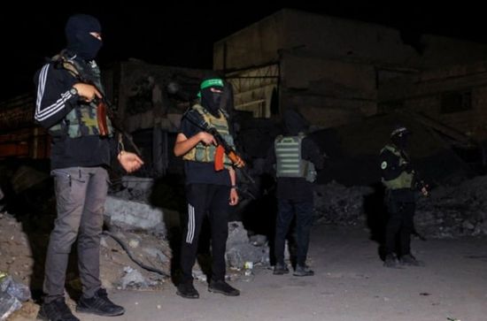 فتح تهاجم حماس بعد رفض التخلي عن السلاح