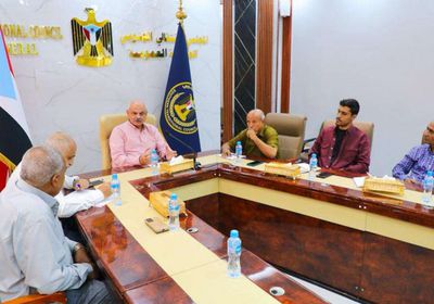 فريق التوجيه يبحث سير عمل المؤسسات الخدمية في العاصمة عدن