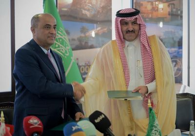 بن بريك يشهد توقيع اتفاقيتين تنمويتين مع البرنامج السعودي