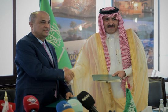 بن بريك يشهد توقيع اتفاقيتين تنمويتين مع البرنامج السعودي