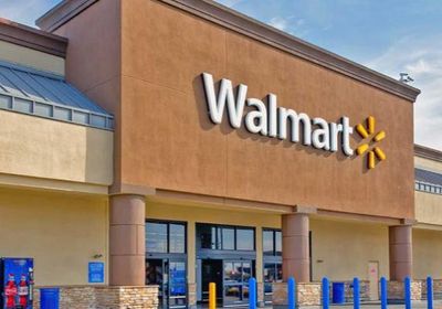 سهم "وول مارت" يواصل الارتفاع بعد شراكة "أوبن إيه آي"