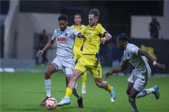 التعاون يتقدم للمركز الثاني بدوري السعودية بالفوز على ضمك