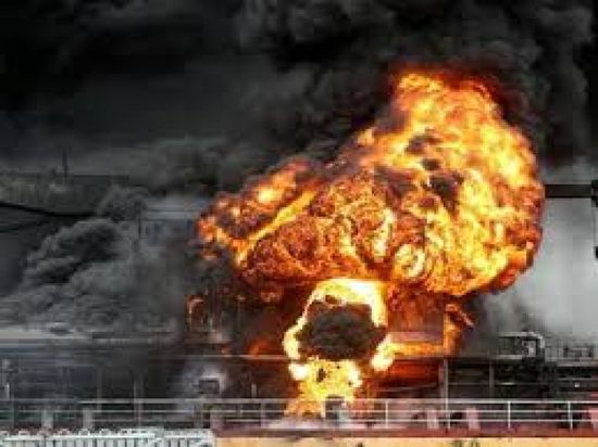 اندلاع حريق بميناء دير جنوبي إيران