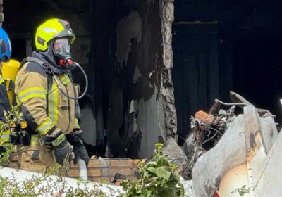 مصرع شخصين في اصطدام طائرة بمركبة بهونغ كونغ