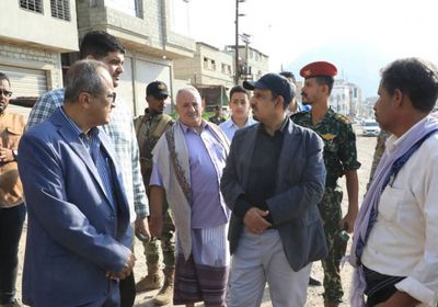 محافظ حضرموت يتفقد عددا من المشاريع في المكلا