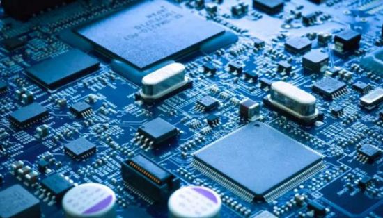 "أوبن إيه آي" تشتري ملايين الرقائق في السباق إلى الذكاء الاصطناعي