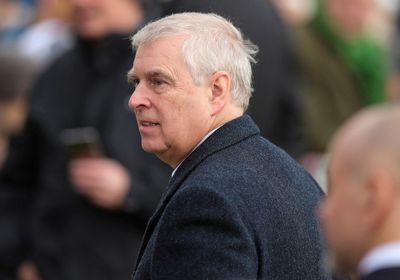 وزيرة بريطانية: تخلي الأمير آندرو عن ألقابه هو الإجراء الصحيح