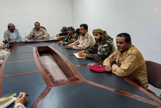 قيادة "دفاع شبوة" تناقش خطط العمليات ورفع الجاهزية القتالية