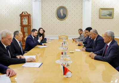 الرئيس الزُبيدي يعقد مباحثات رفيعة مع لافروف في موسكو