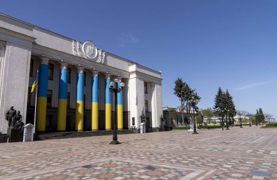 البرلمان الأوكراني يؤيد زيادة الإنفاق العسكري بـ7.7 مليار دولار