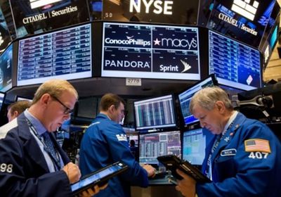 الأسهم الأمريكية تنهي التعاملات على أداء متباين