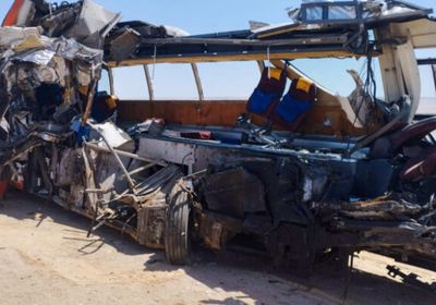 الشرطة الأوغندية تخفض عدد قتلى حادث تحطم حافلة إلى 46