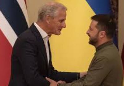 زيلينسكي يجري في أوسلو محادثات مع رئيس الوزراء النروجي