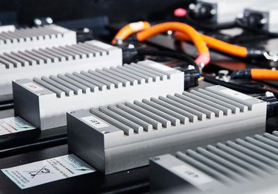 "تويوتا" تتعاون مع "سوميتومو ميتال" لإنتاج بطاريات الحالة الصلبة