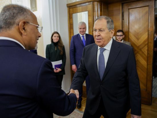 زيارة الرئيس الزبيدي إلى روسيا.. حضور سياسي يعكس مكانة الجنوب ودوره