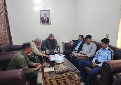 محافظ سقطرى يبحث خطة تنظيم مواقف السيارات والباصات