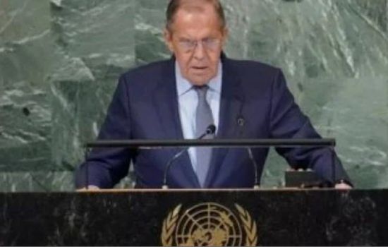 وزير الخارجية الروسي: ملتزمون ببناء أول محطة نووية في كازاخستان