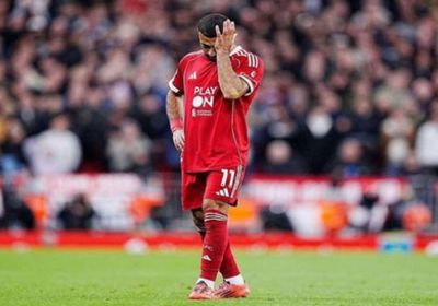 محمد صلاح يثير الجدل بعد حذف صورته بقميص ليفربول