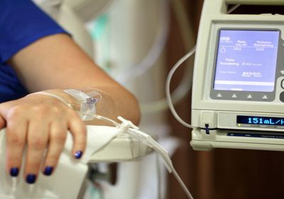 دراسة: فحص بسيط للدم يمكن أن يساعد في تحديد قوة العلاج الكيميائي