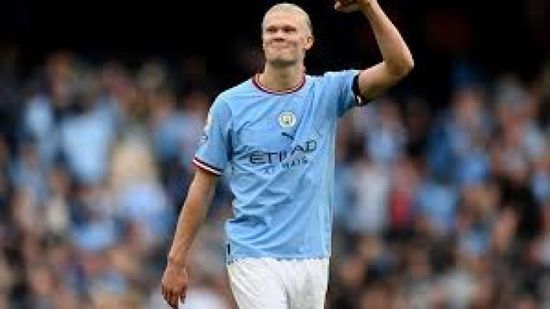 هالاند يكشف تفاصيل يومه الغريبة في ظهوره الأولى على يوتيوب