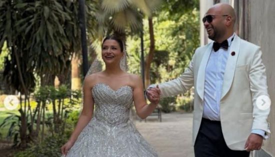 زفاف حاتم صلاح يشعل مواقع التواصل الاجتماعي