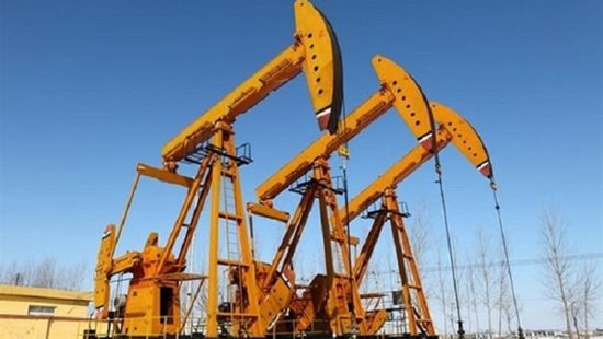 منصات التنقيب عن النفط بأمريكا تصعد لـ420 منصة