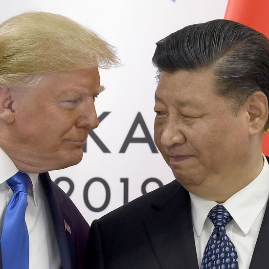 لقاء ترامب وتشي يركز على العلاقات التجارية الصينية الأمريكية