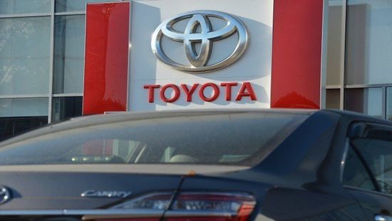 "تويوتا" تعتز الإعلان عن استيراد سيارات أمريكية الصنع لليابان بزيارة ترامب