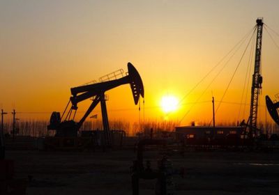 تراجع أسعار النفط يهدد بهبوط عوائد سندات الخزانة الأمريكية